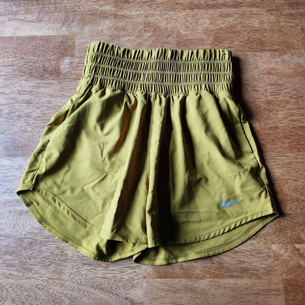 (XS) Nike shorts